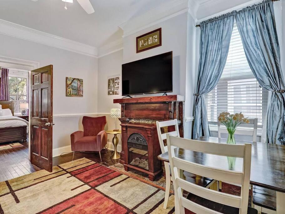 Historic Savannah Gold Private Condo With Pool - 2Bed, 1&Half Bath, Sleeps 6, 1St Floor, 15 Min Walk To Historic Savannah Center And All Attractions Extérieur photo