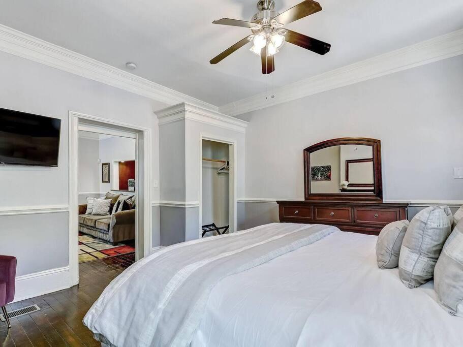 Historic Savannah Gold Private Condo With Pool - 2Bed, 1&Half Bath, Sleeps 6, 1St Floor, 15 Min Walk To Historic Savannah Center And All Attractions Extérieur photo
