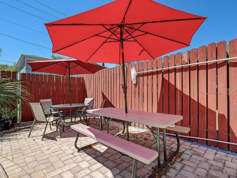 Historic Savannah Gold Private Condo With Pool - 2Bed, 1&Half Bath, Sleeps 6, 1St Floor, 15 Min Walk To Historic Savannah Center And All Attractions Extérieur photo